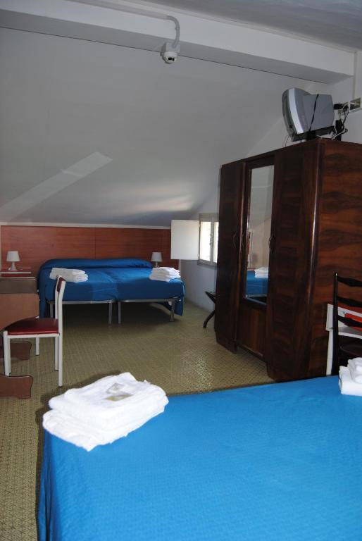 Hotel Trevi Cesenatico Zimmer foto